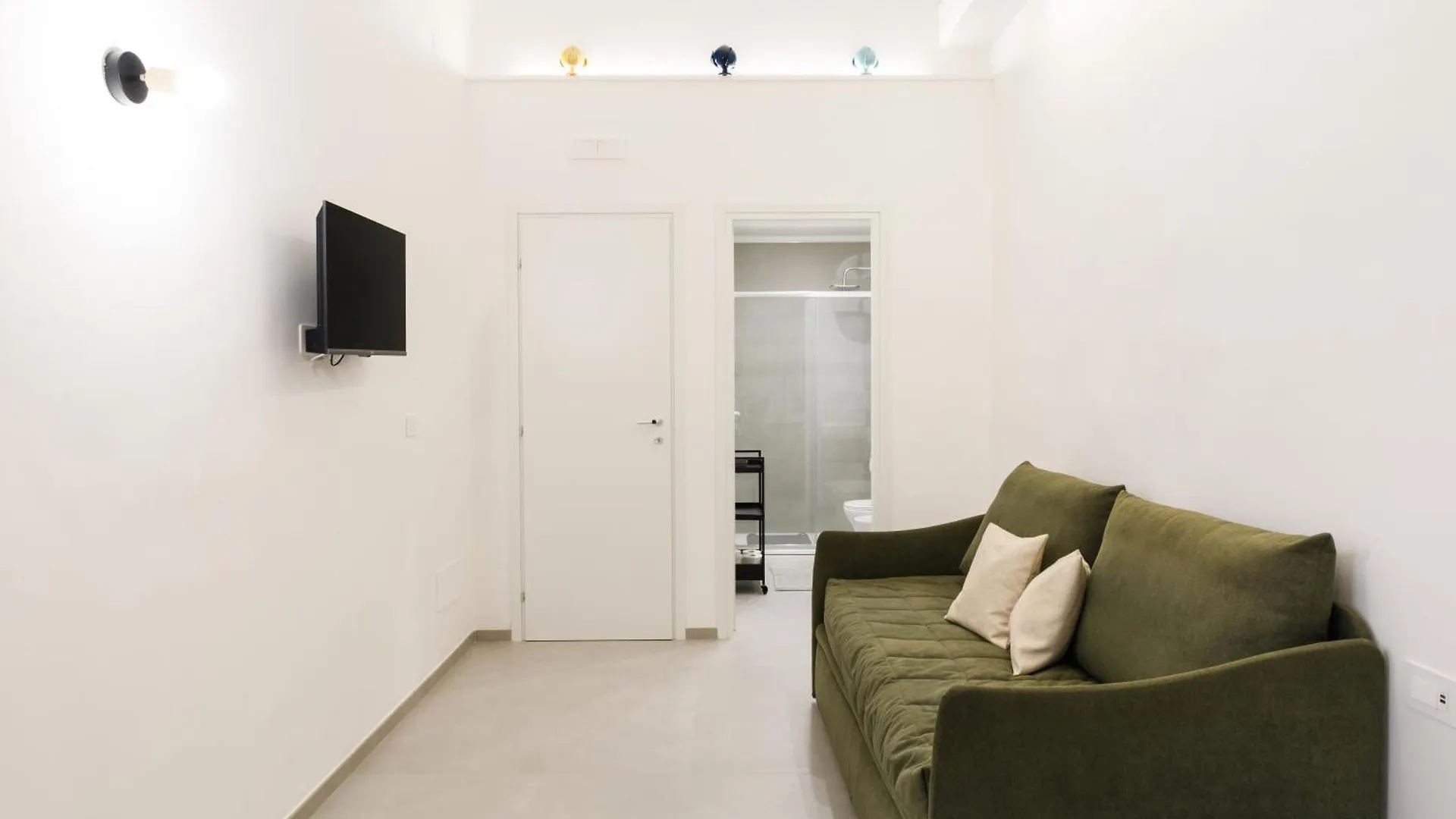 Connie'S Tourist Rental Bari 0*,  Italie