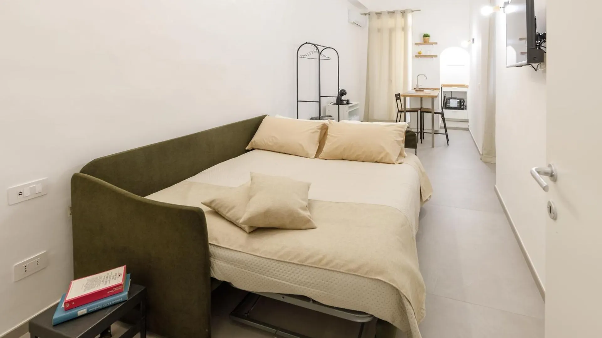 Connie'S Tourist Rental Bari Italie