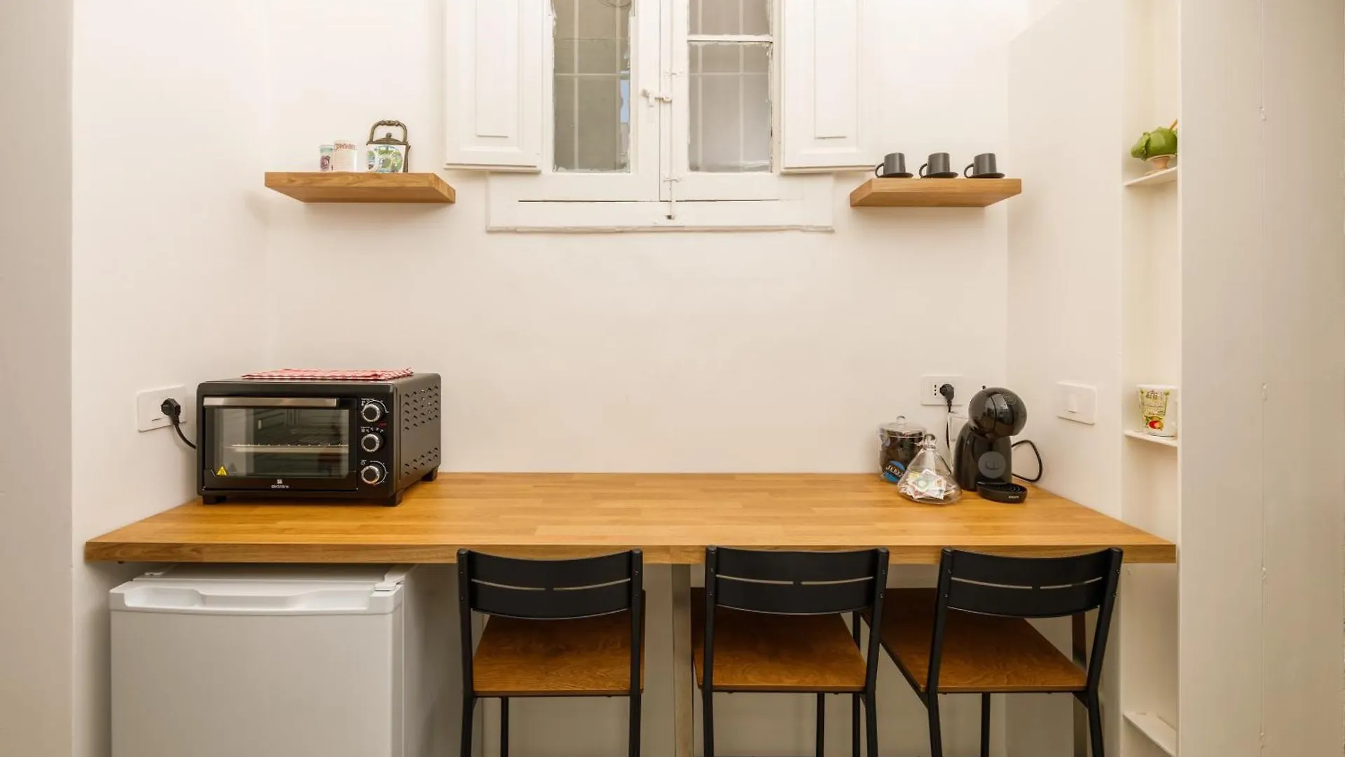 Connie'S Tourist Rental Bari Italie