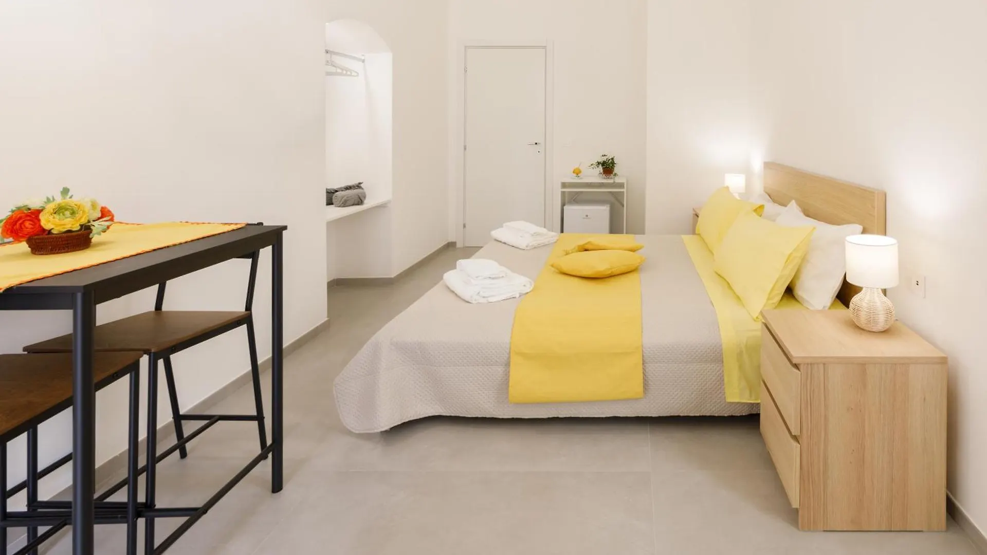 Connie'S Tourist Rental Bari