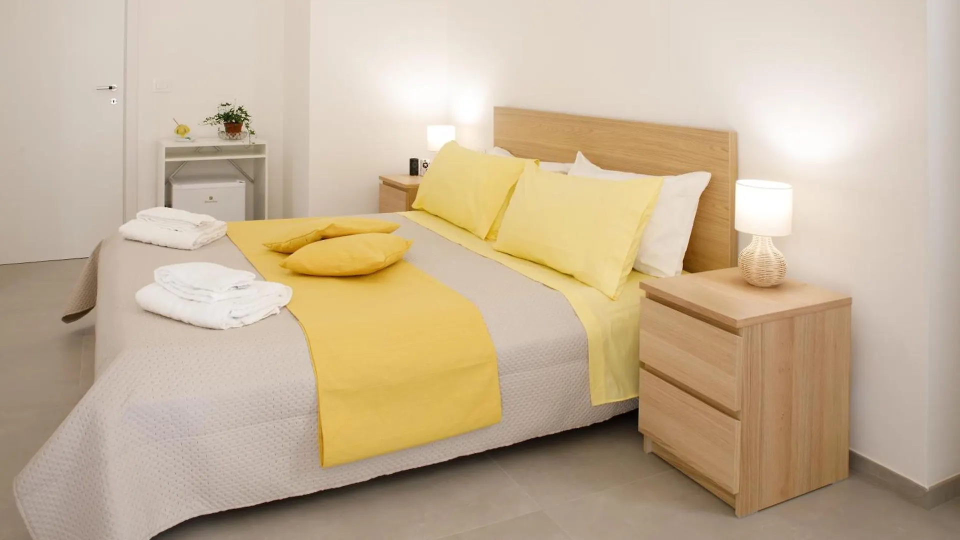 Connie'S Tourist Rental Bari Italie
